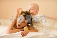 家庭教育：宝宝“吃亏”有哪些好处？