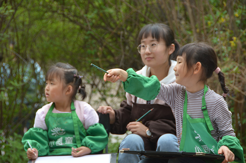 2021年4月小画童春天色彩公园艺术绘画写生